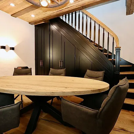 シャレー Strand Chalet